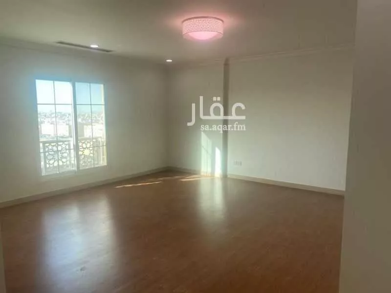 6 bedroom apartment in Al Qusur 11