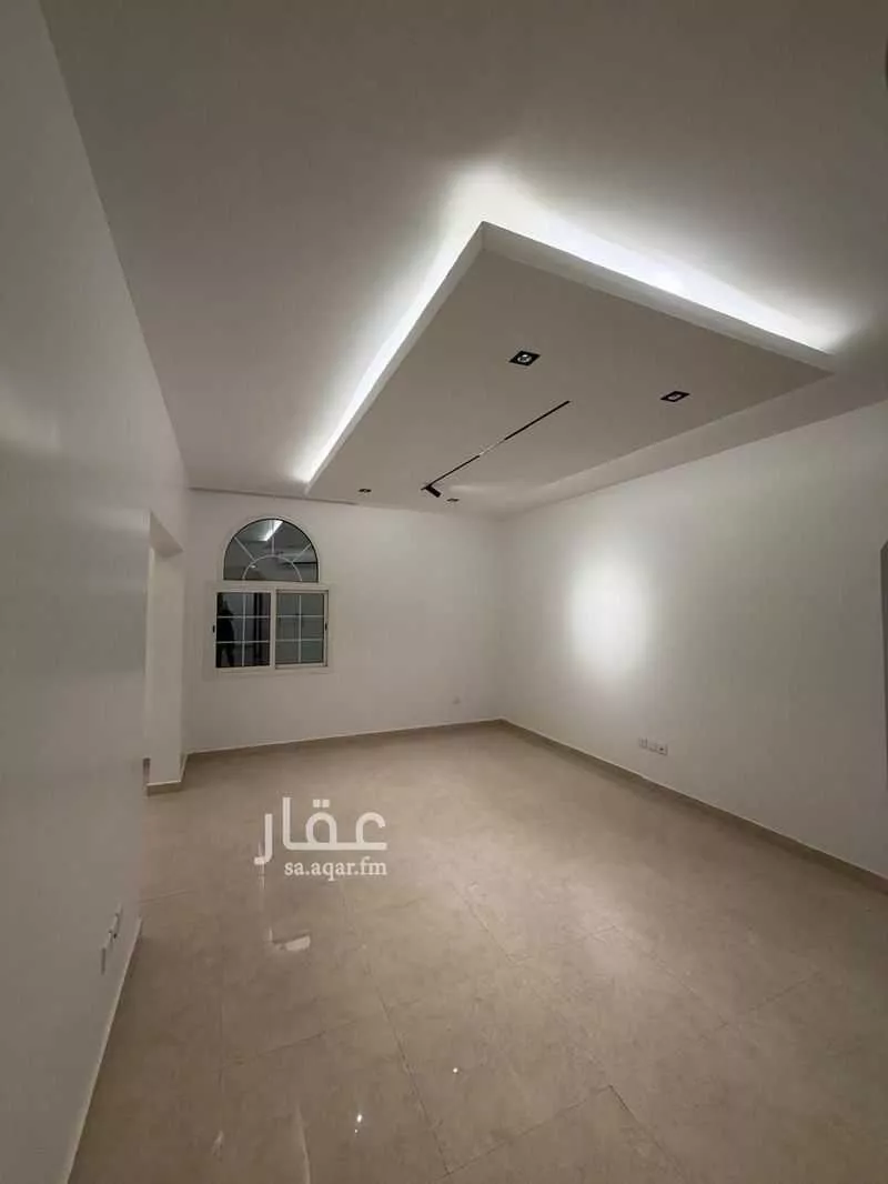 3 bedroom apartment in Al Qusur 5