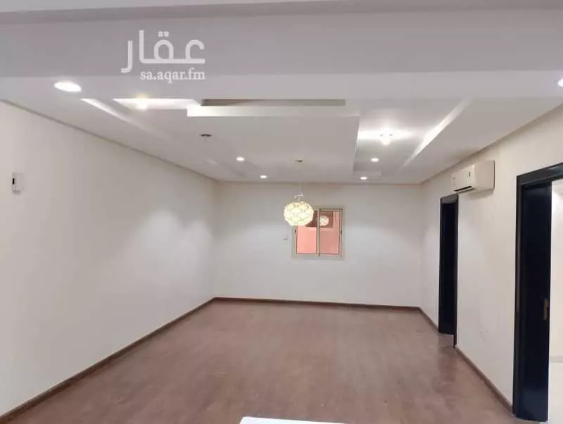 3 bedroom apartment in Al Qusur 7