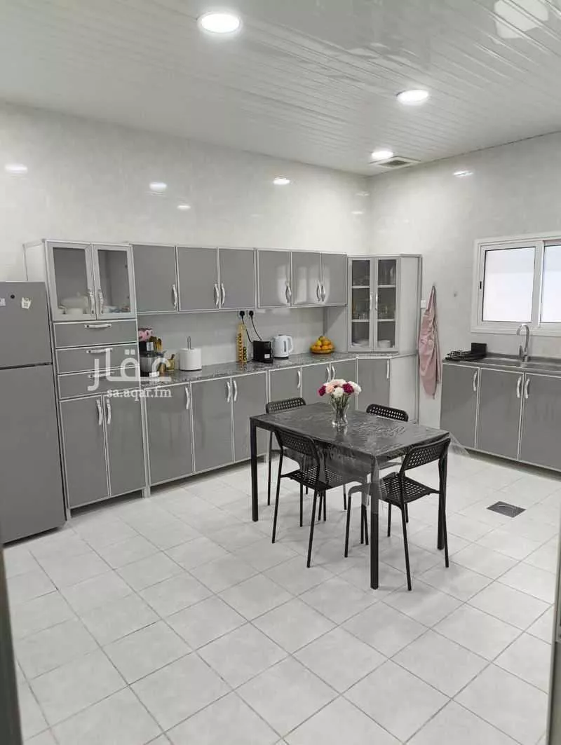 3 bedroom floor in Dana Al Shamaliah 4