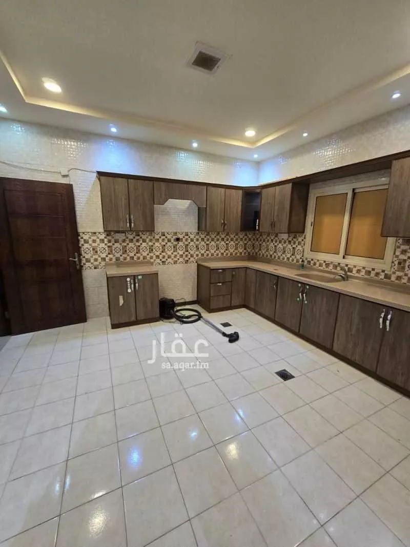4 bedroom apartment in Abdullah Fuad, Eastern Province 3