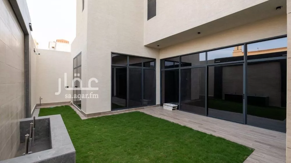6 bedroom villa in Al Qusur 2
