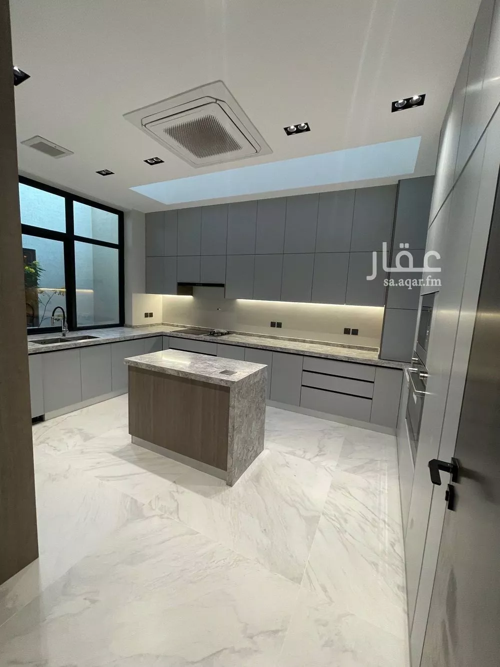 6 bedroom villa in Al Qusur 13