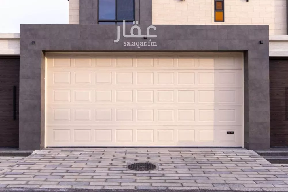6 bedroom villa in Al Qusur 3