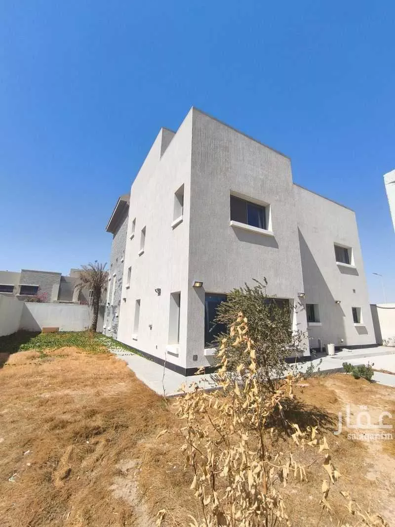 8 bedroom villa in Aramco 3