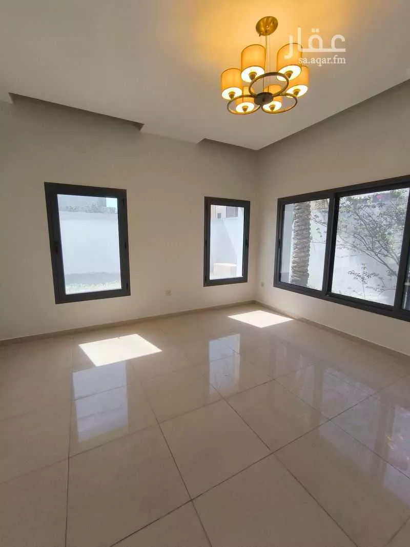 8 bedroom villa in Aramco 6