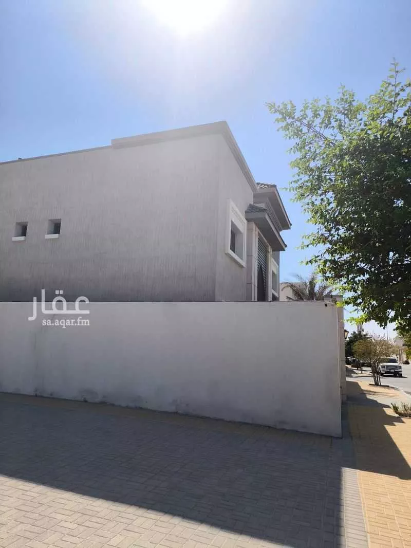 8 bedroom villa in Aramco 10