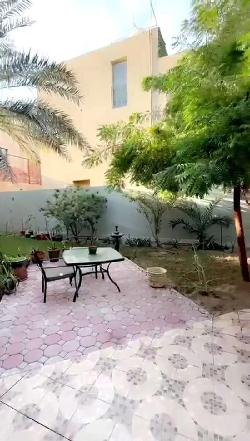 7 bedroom villa in Al Qashlah 2