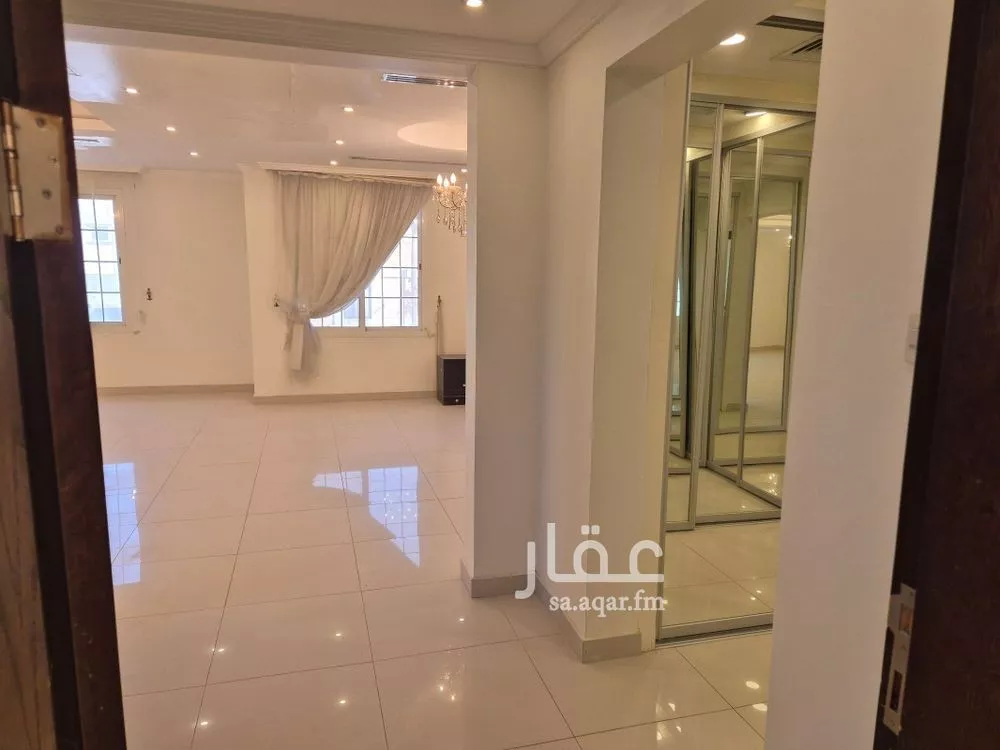 5 bedroom duplex in Al Qusur 17