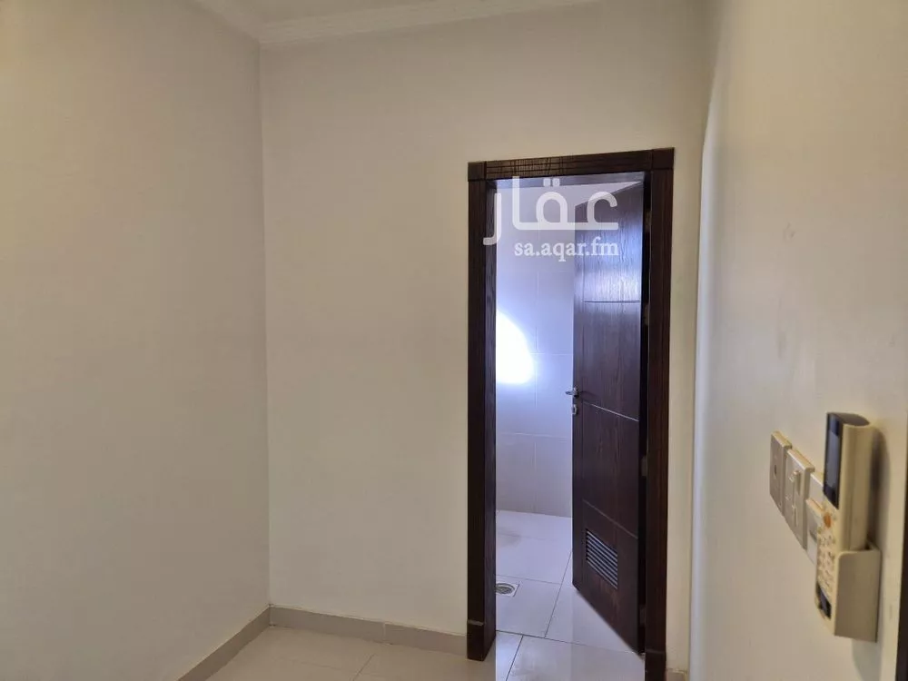 5 bedroom duplex in Al Qusur 18