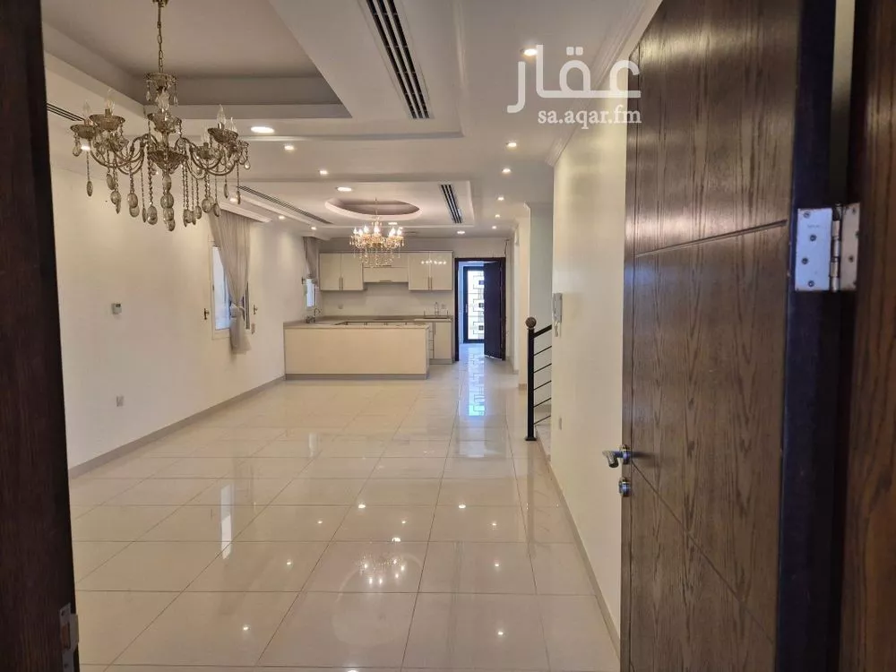5 bedroom duplex in Al Qusur 20