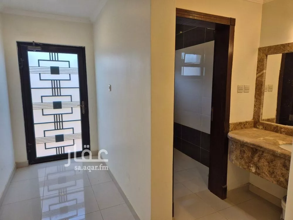5 bedroom duplex in Al Qusur 21