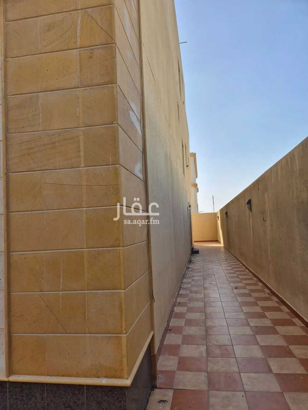 5 bedroom duplex in Al Qusur 26