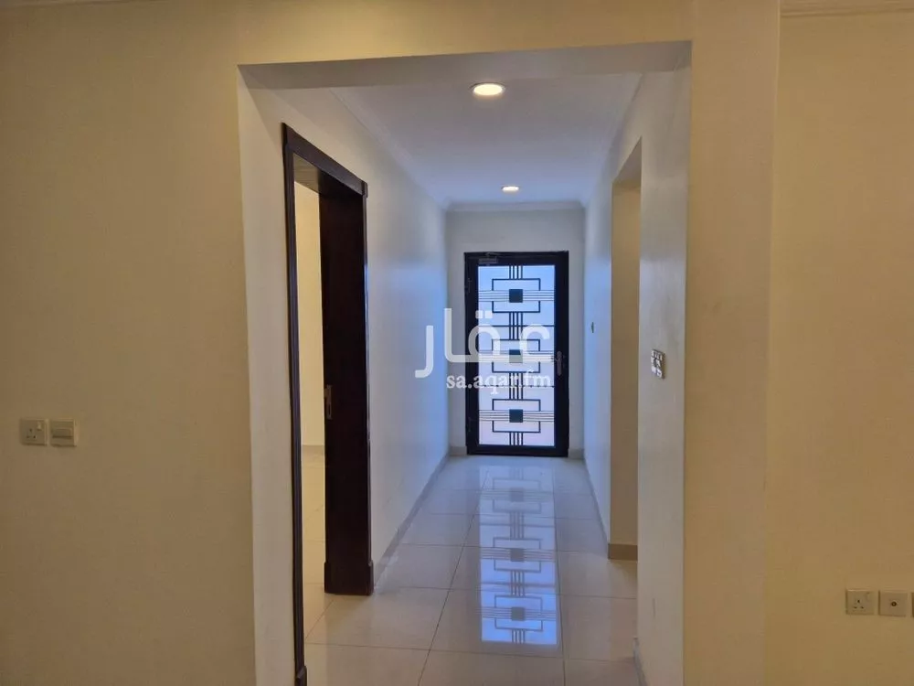 5 bedroom duplex in Al Qusur 4
