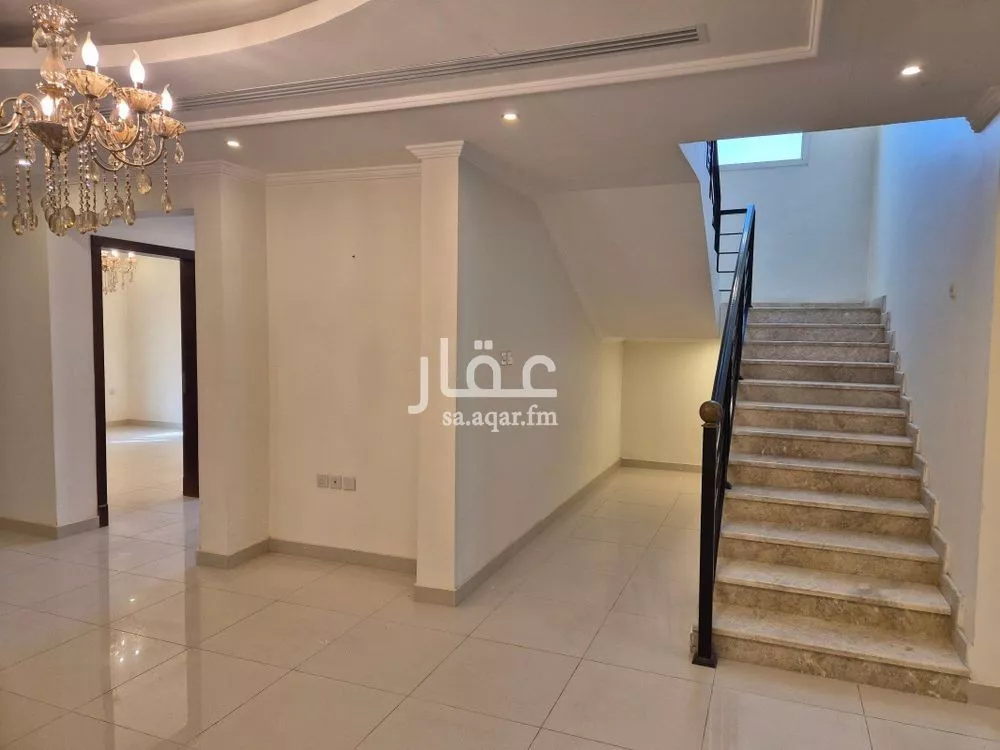 5 bedroom duplex in Al Qusur 10