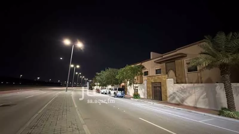 5 bedroom villa in Aramco 2