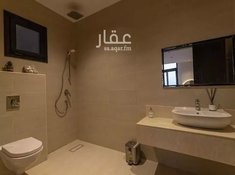 شقة 5 غرف في الملقا 16