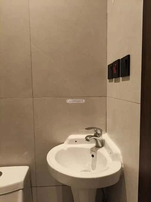 شقة 1 غرف في المونسية 4