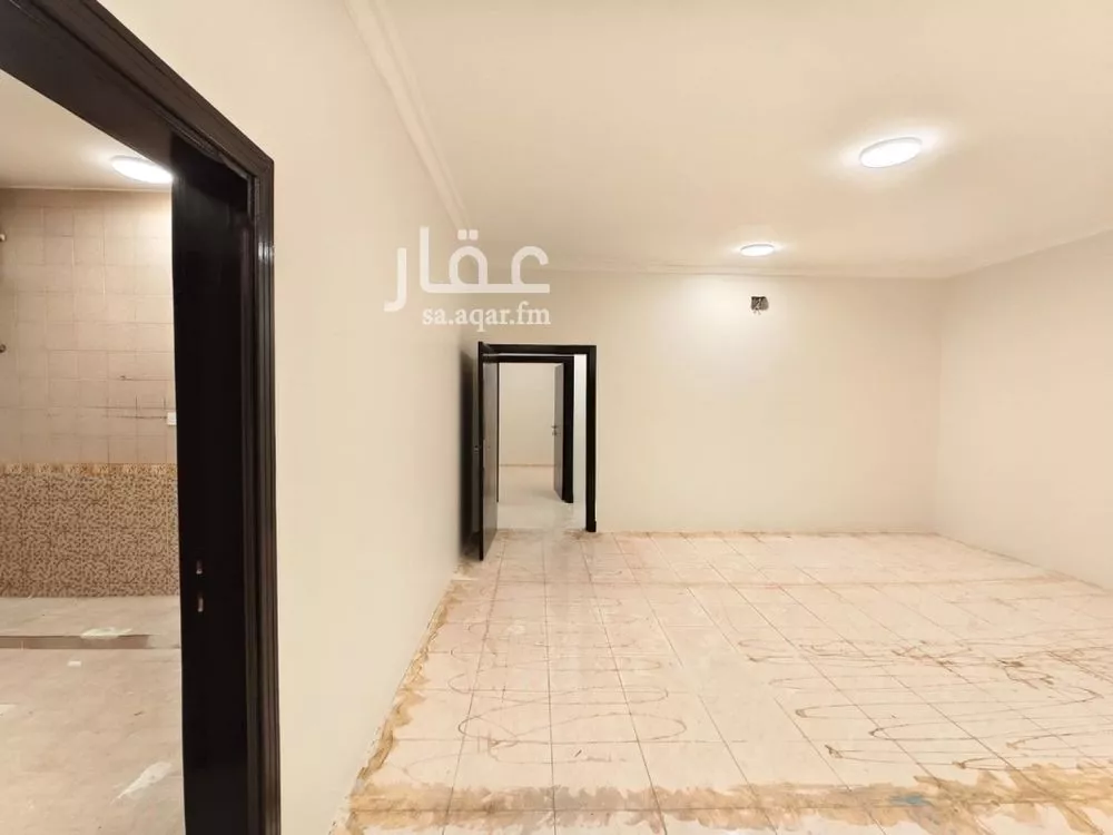 3 bedroom floor in Al Qadisiyah 7