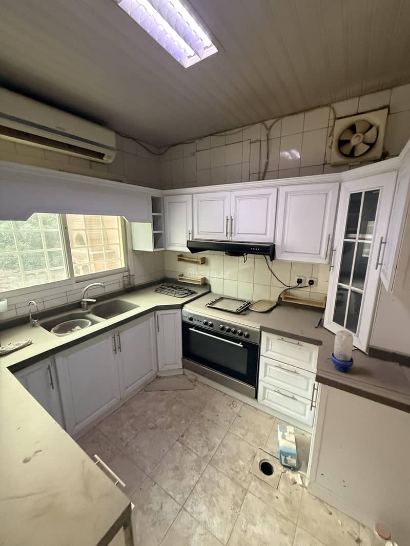 6 bedroom villa in Al Izdihar, Riyadh 4