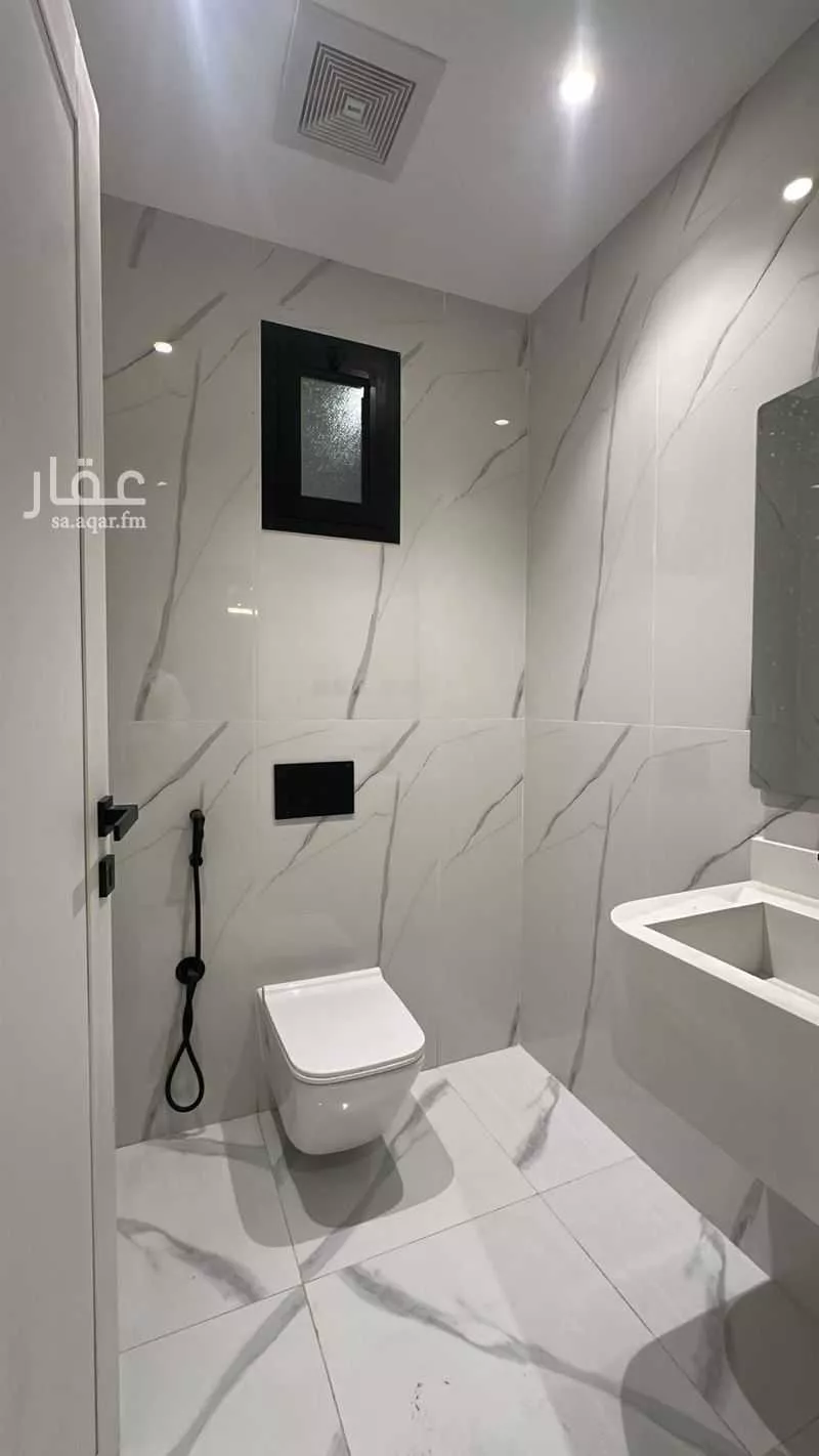 شقة 4 غرف في الواحة 8