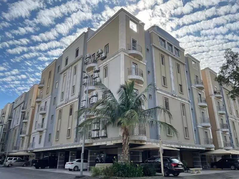 5 bedroom apartment in Al Salamah 4