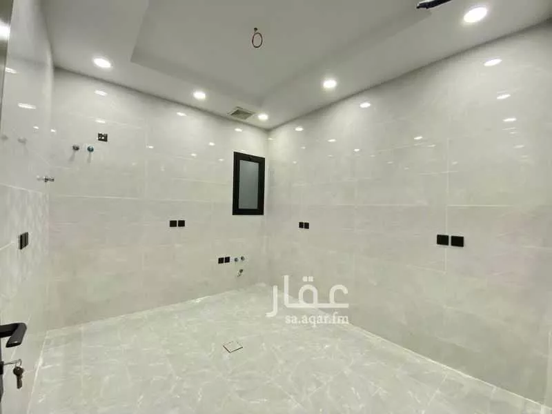 شقة 4 غرف في النزهة 6