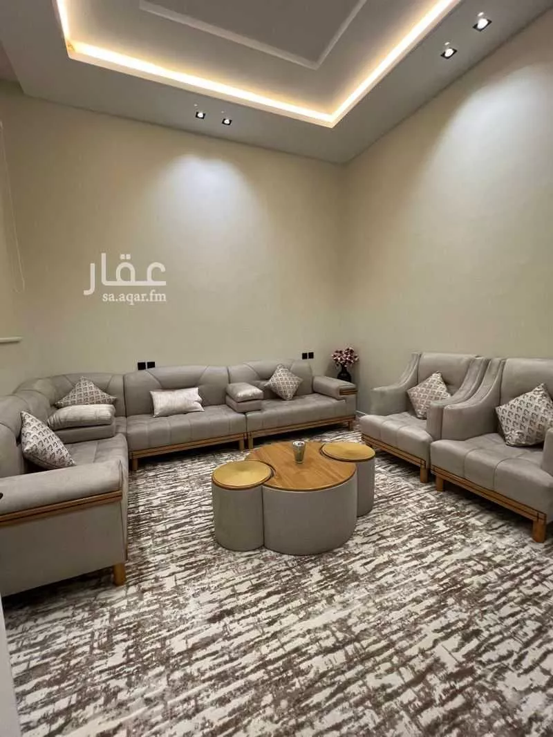شقة في ذرة