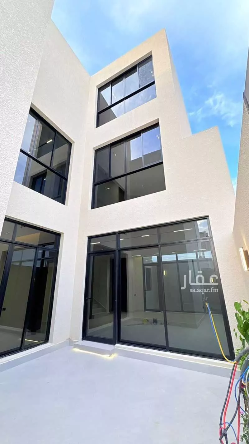 5 bedroom villa in Al Mahdiyyah 12