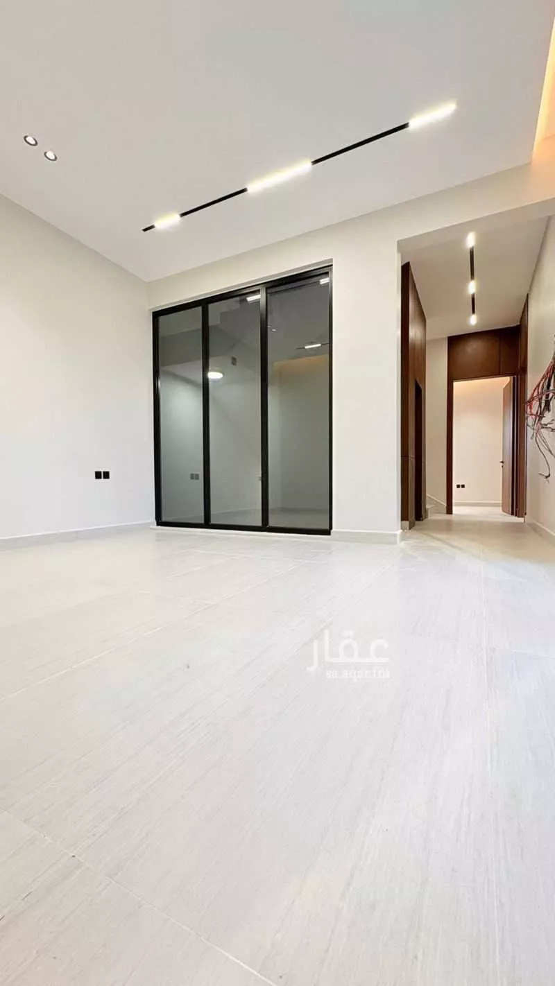 5 bedroom villa in Al Mahdiyyah 3