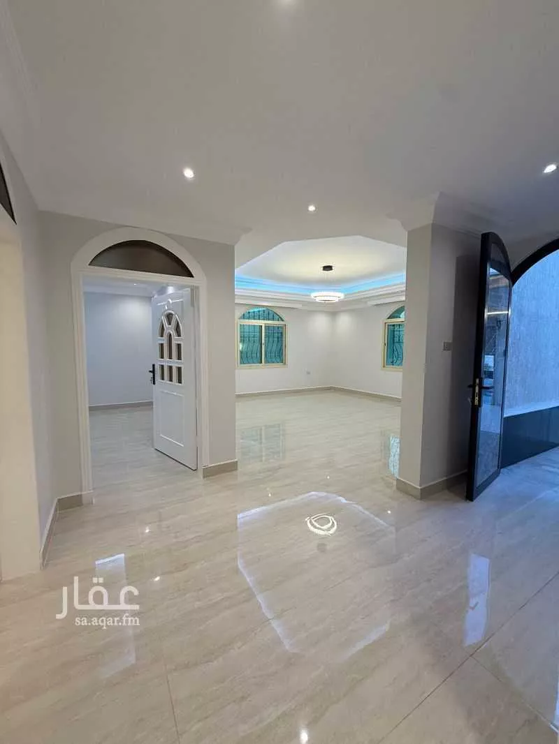 5 bedroom villa in Al Nuzhah, Eastern Province 8