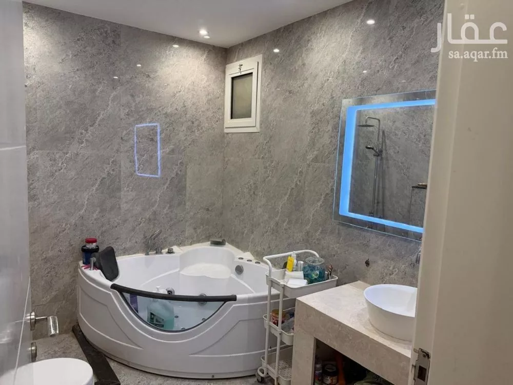 5 bedroom villa in Al Yasmin 10
