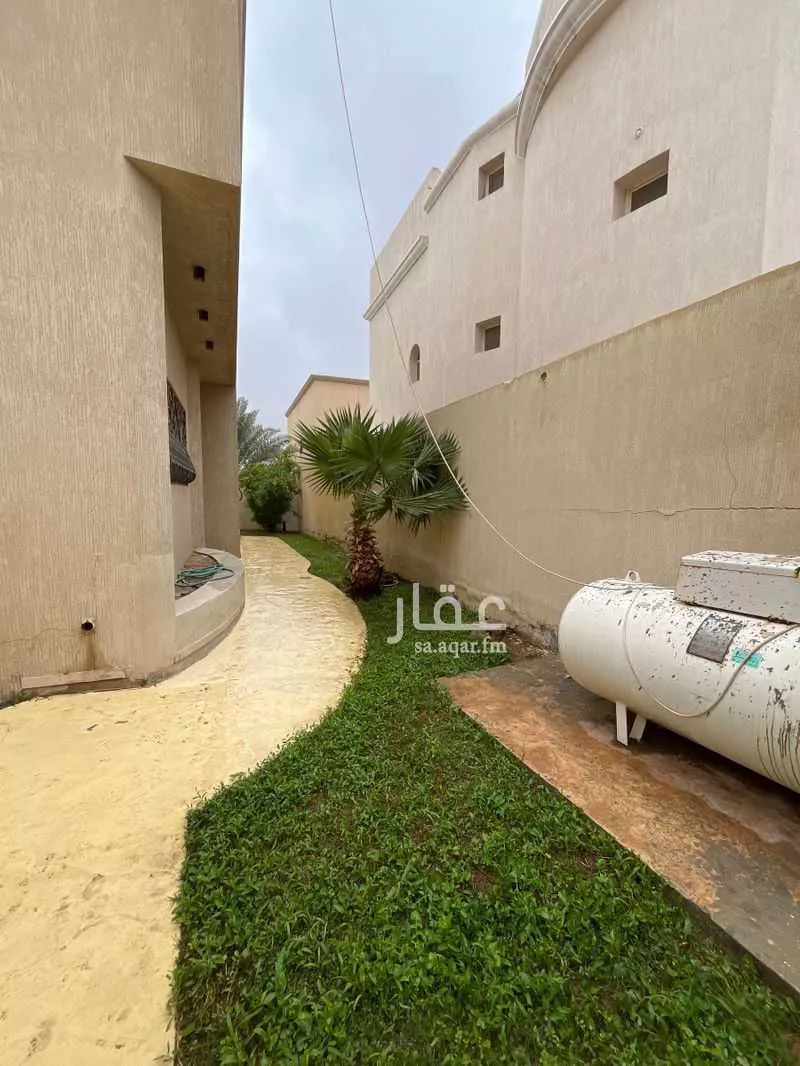 فيلا 4 غرف في الوادي 25