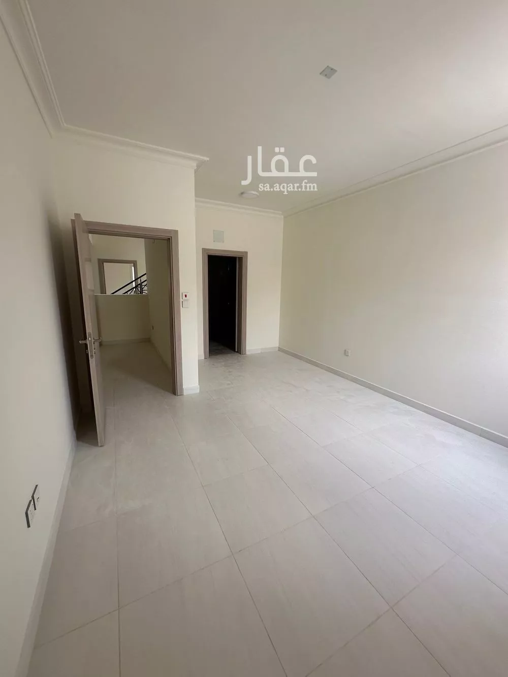 فيلا 5 غرف في العارض 7