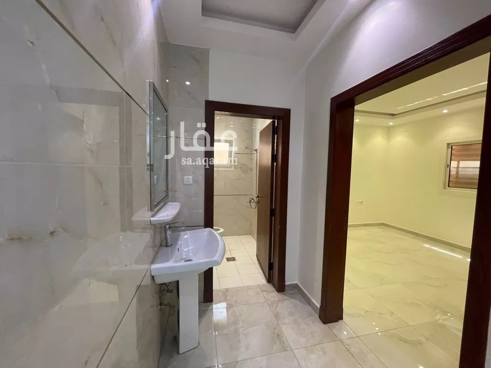 6 bedroom duplex in Al Malqa 24