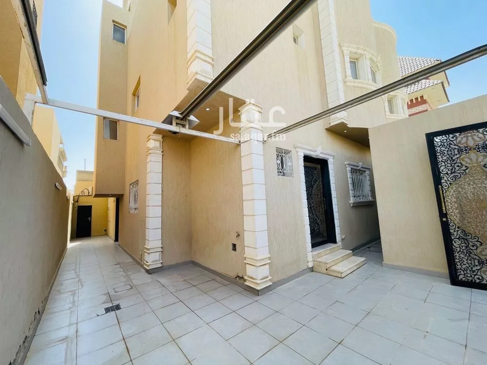 6 bedroom duplex in Al Malqa 29