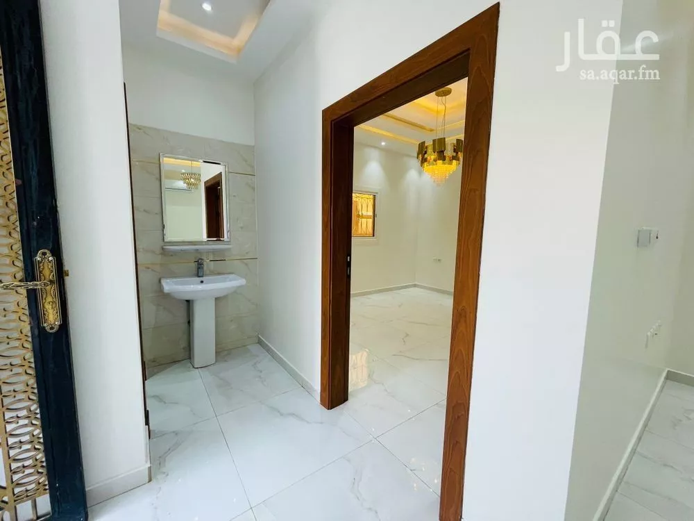 6 bedroom duplex in Al Malqa 6