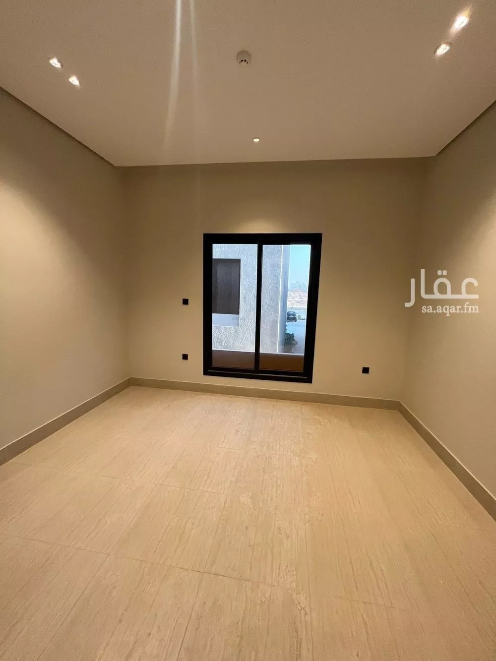 فيلا 3 غرف في الرمال 10