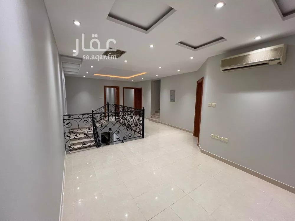 4 bedroom villa in Al Rabie 9