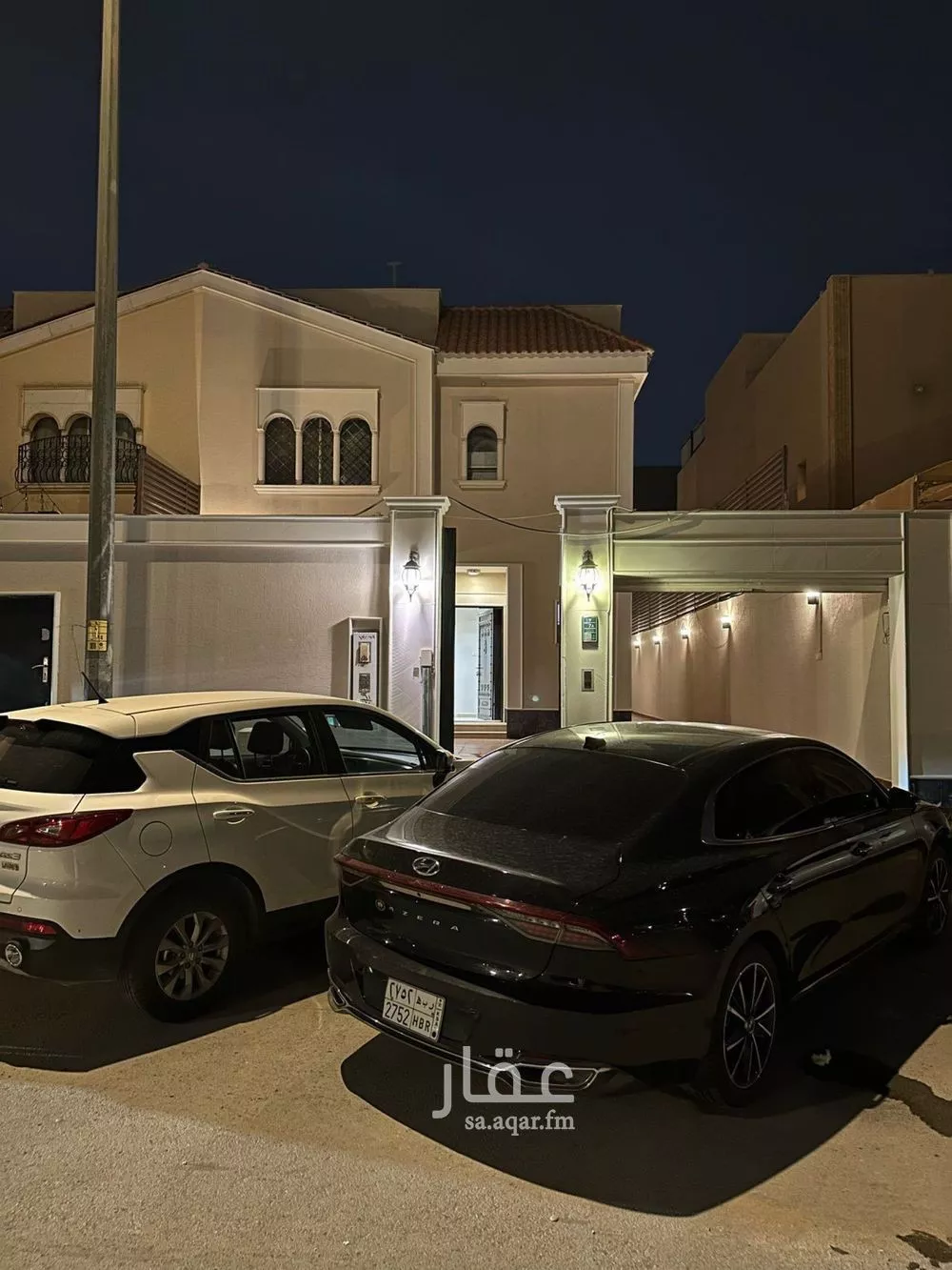 فيلا 9 غرف في الياسمين 2