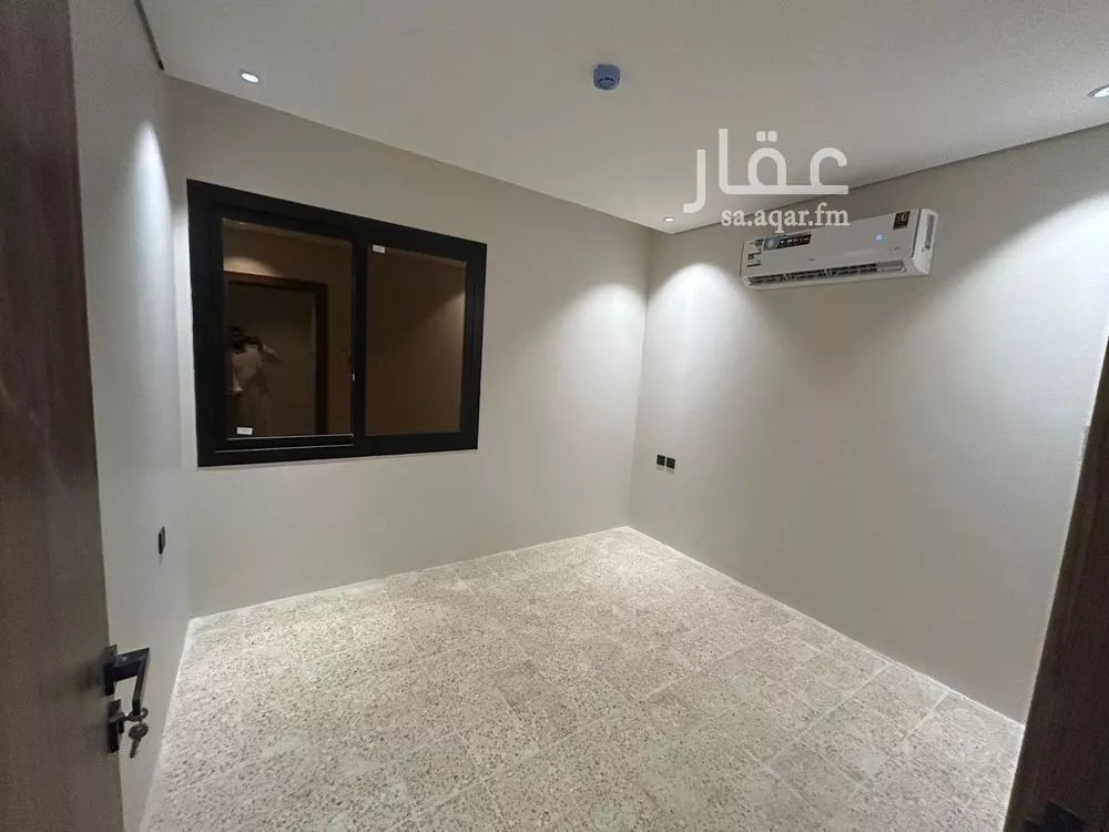 فيلا 5 غرف في العارض 4