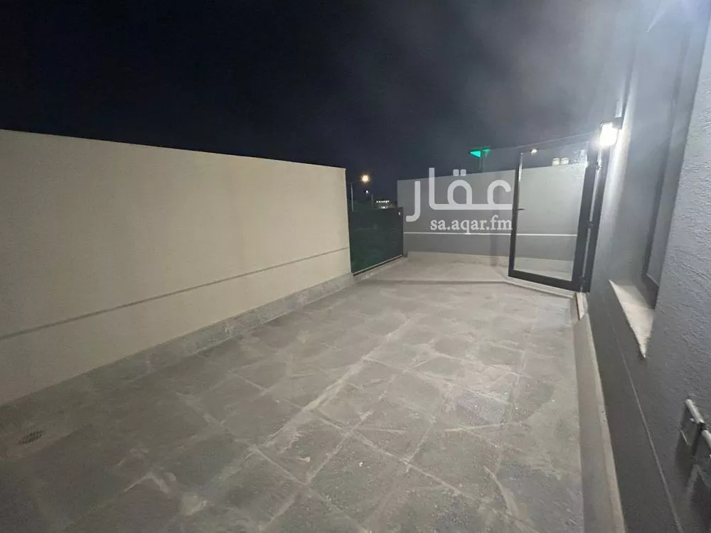 فيلا 5 غرف في العارض 10