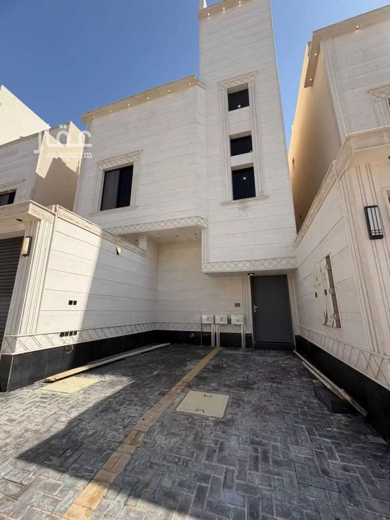 3 bedroom floor in Al Qadisiyah 7