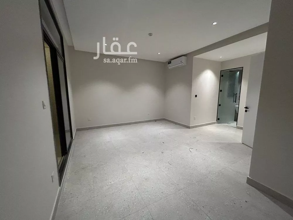 فيلا 4 غرف في العارض 4