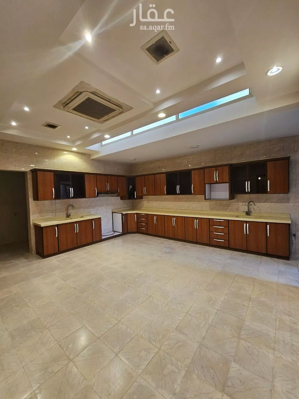 5 bedroom villa in Hittin 11