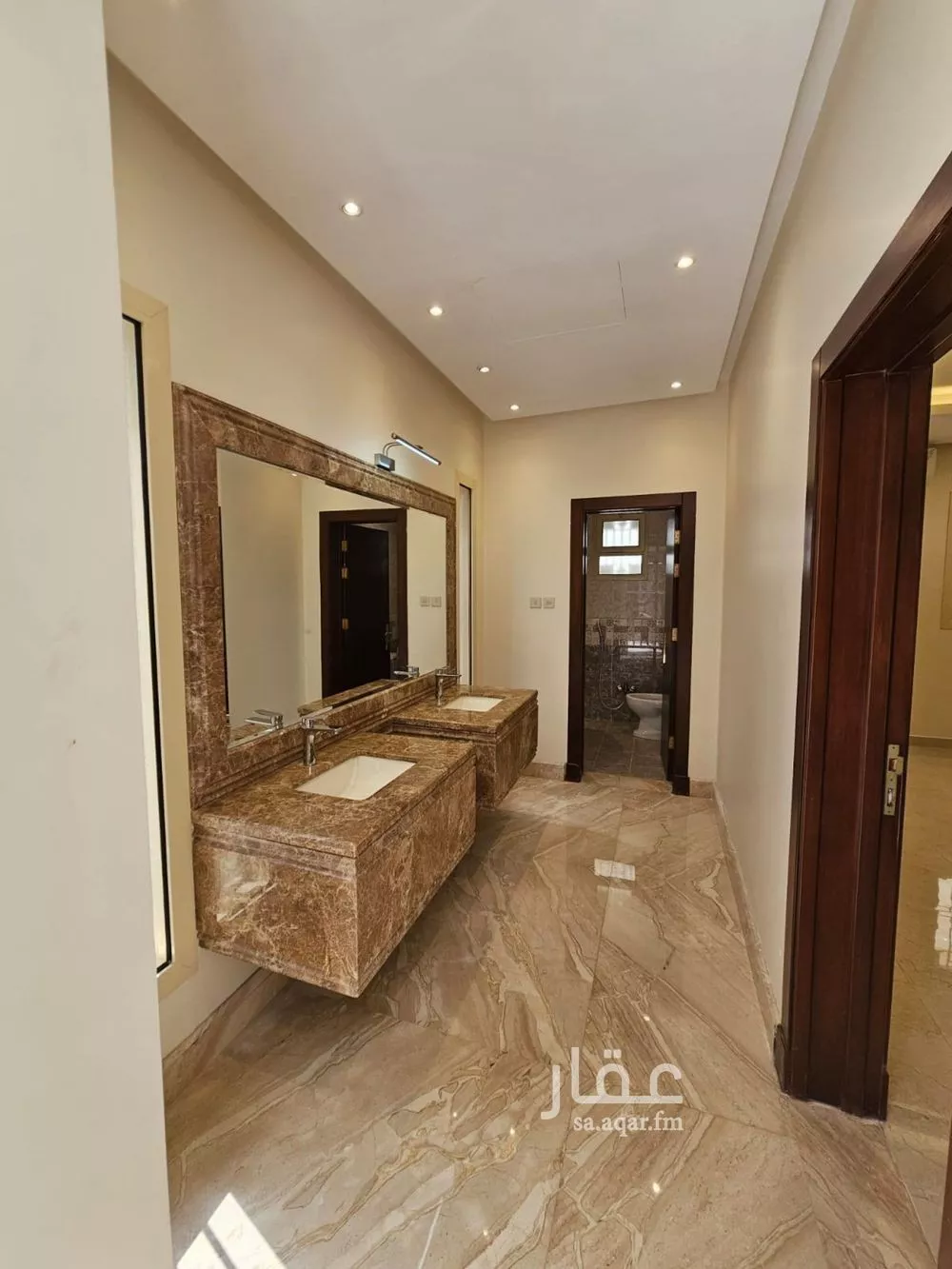 5 bedroom villa in Hittin 13