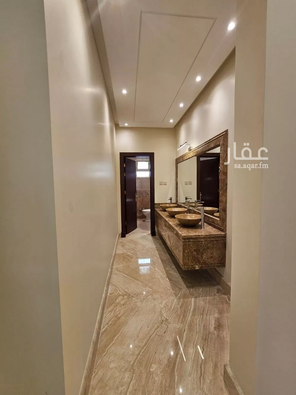 5 bedroom villa in Hittin 25
