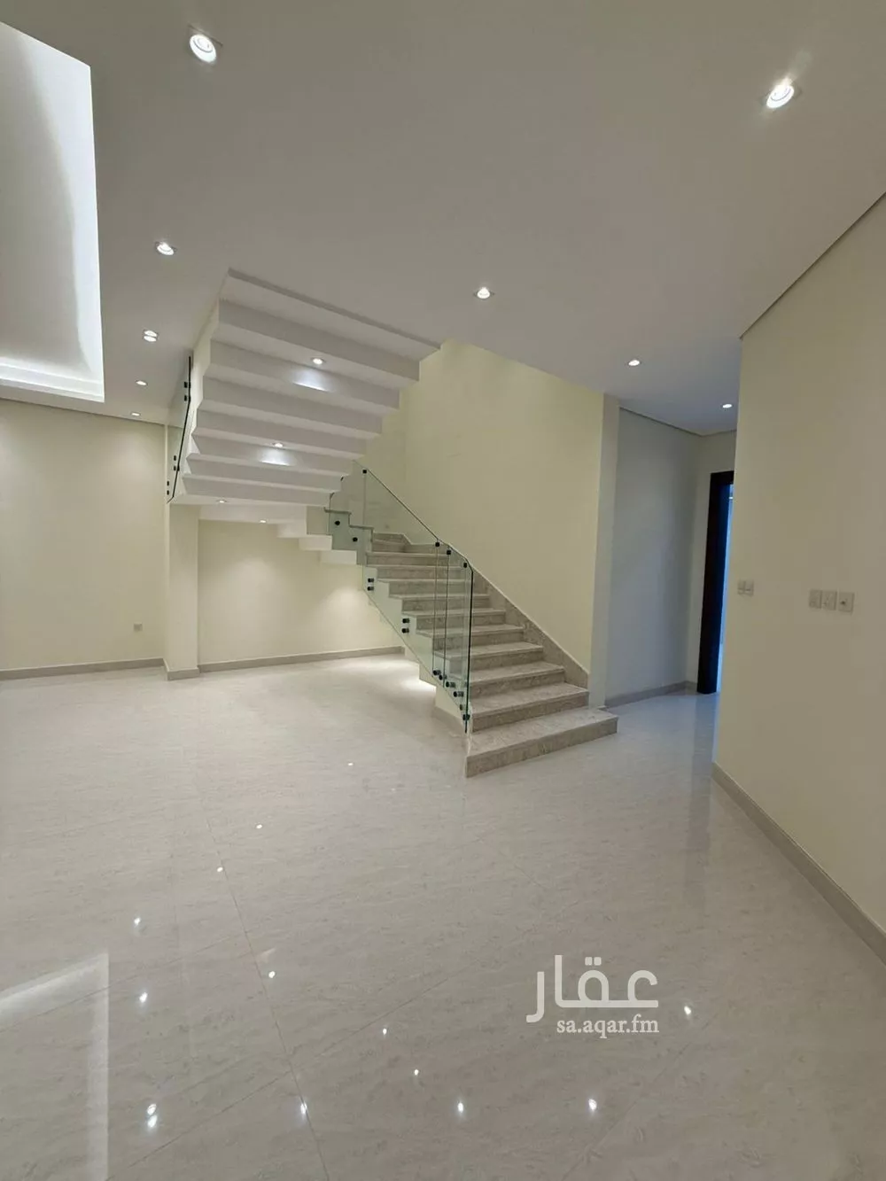 فيلا 7 غرف في النرجس 24