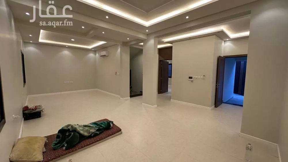 فيلا 7 غرف في النرجس 6
