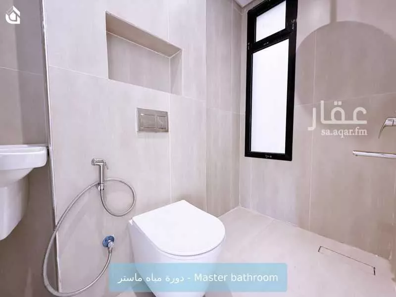 فيلا 4 غرف في العارض 12